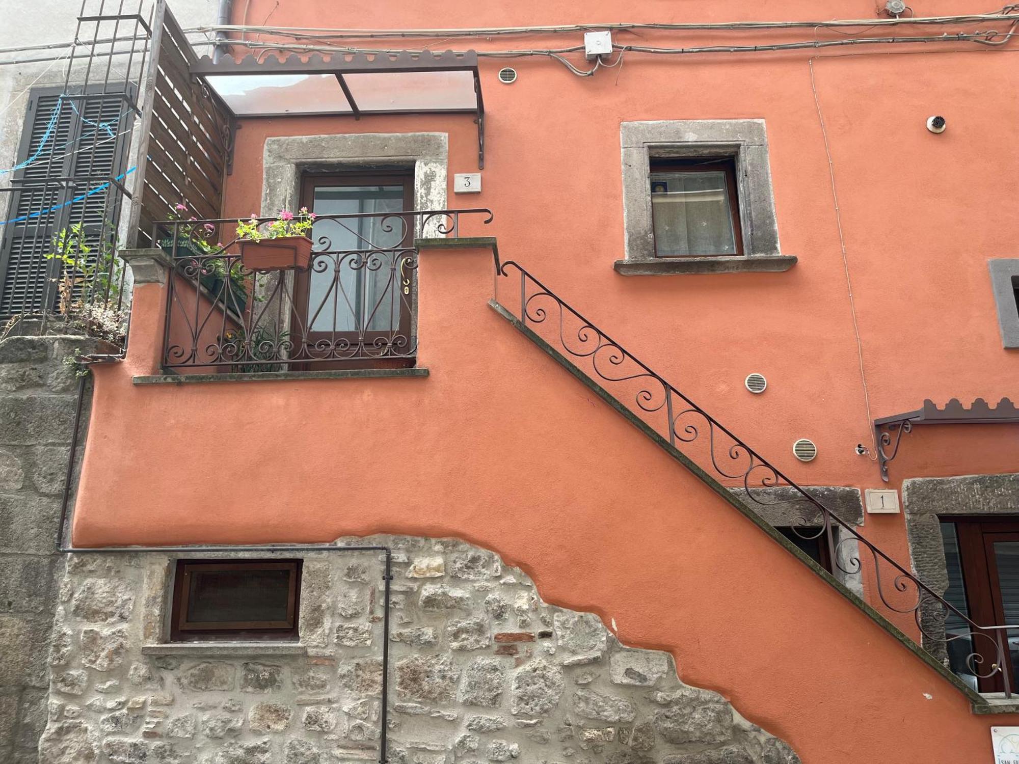 Domus Tuscia Apartments San Faustino Guesthouse ヴィテルボ エクステリア 写真